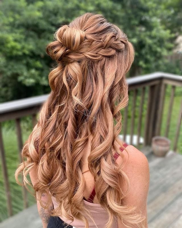 Pastel lavender hair style, soft wavy look inspired by celebrities like Hilary Duff and Kylie Jenner